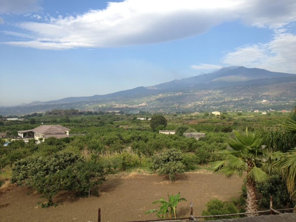 Villa Del Nespolo Fiumefreddo di Sicilia Bagian luar foto