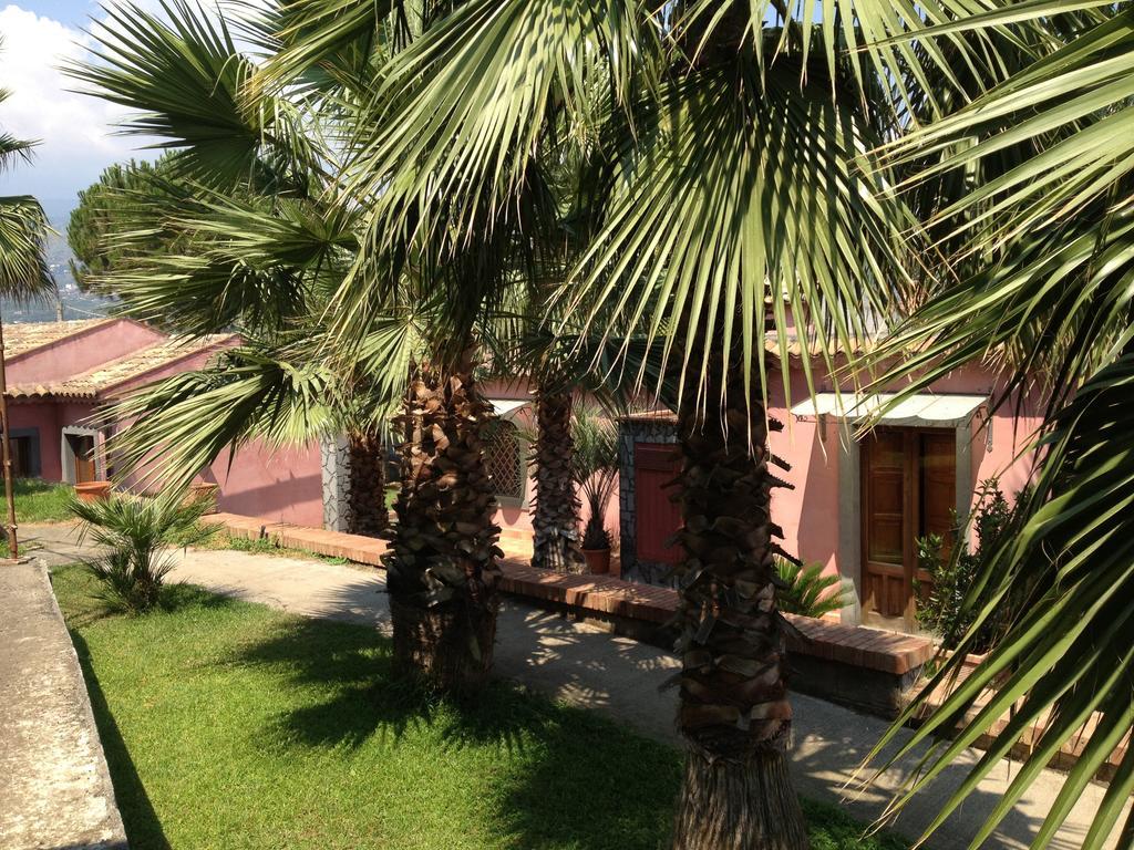Villa Del Nespolo Fiumefreddo di Sicilia Bagian luar foto