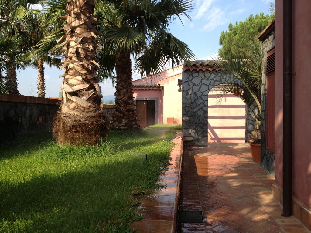 Villa Del Nespolo Fiumefreddo di Sicilia Bagian luar foto